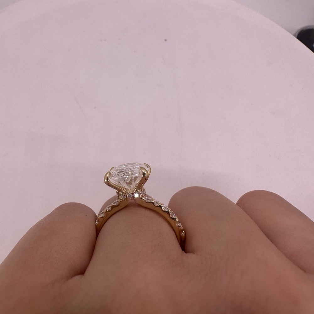 5.20 carat g vs1 oval diamond engagement ring pavé band yellow gold - Picture 9 of 10